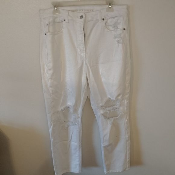 American Eagle Outfitters Denim - American Eagle Distressed/Ripped White Mom Jeans‎ Straight Leg Size 14 Casual